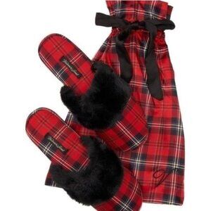 NWT Victoria's Secret Signature Slippers Size Large = 9,10